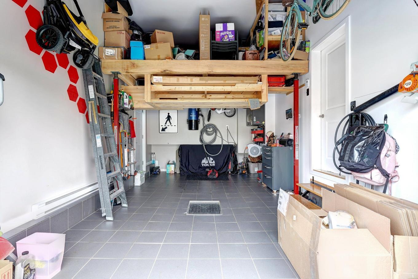 Garage - 615 4E Avenue, Laval (Fabreville), QC - Indoor