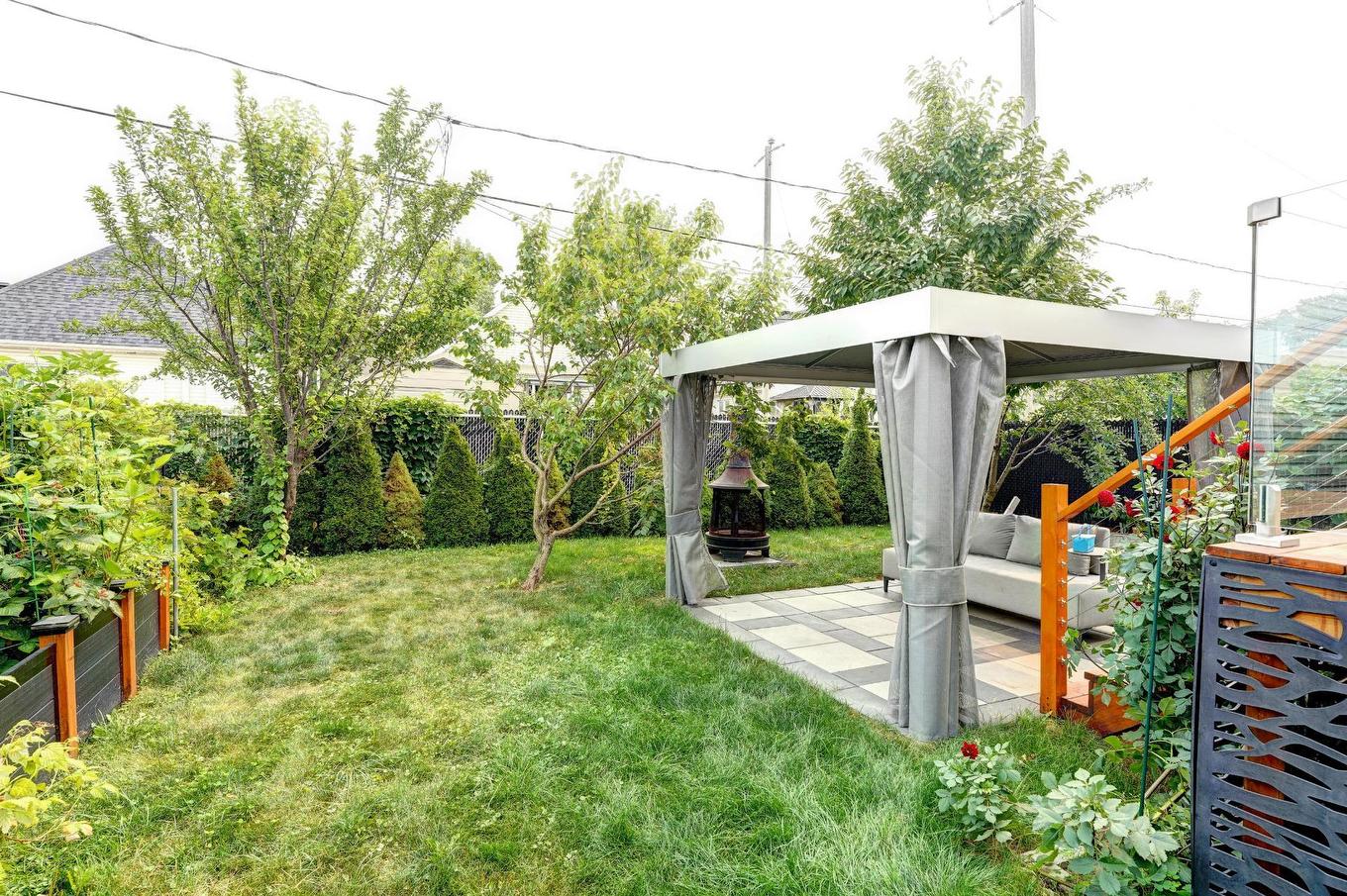 Cour - 615 4E Avenue, Laval (Fabreville), QC - Outdoor