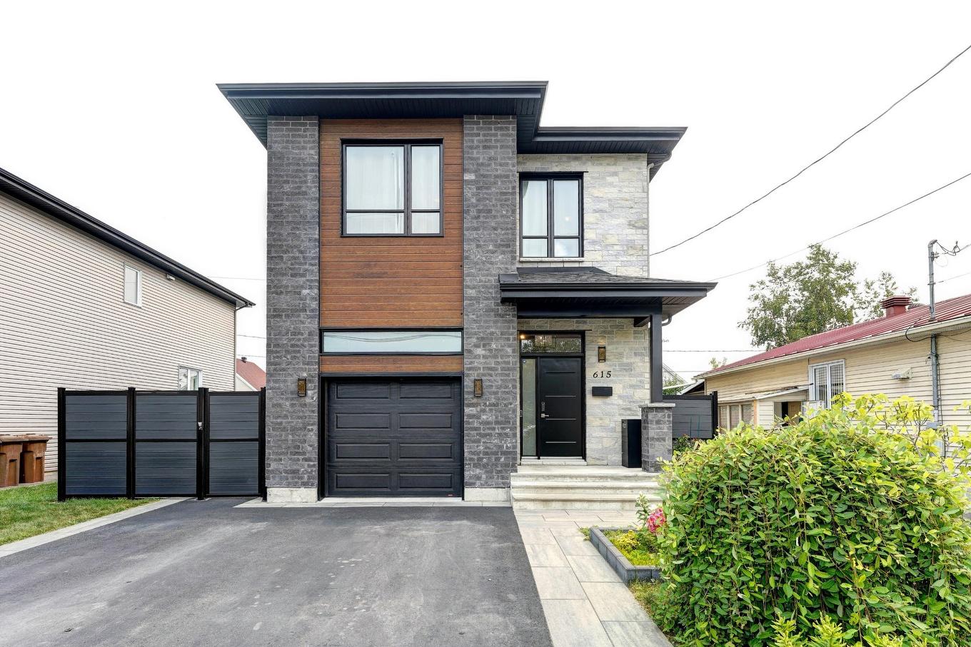 Façade - 615 4E Avenue, Laval (Fabreville), QC - Outdoor