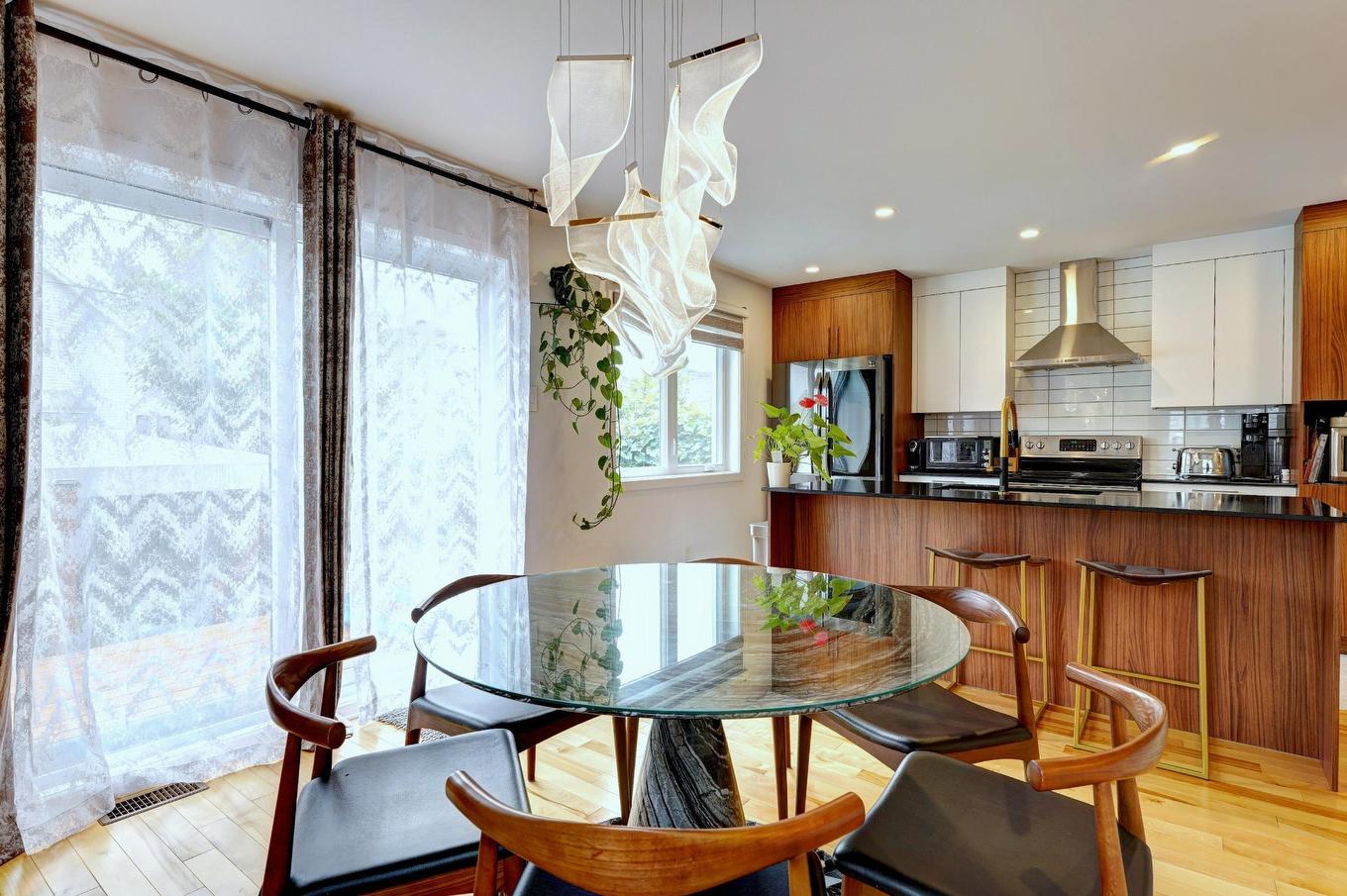 Salle à manger - 615 4E Avenue, Laval (Fabreville), QC - Indoor Photo Showing Other Room