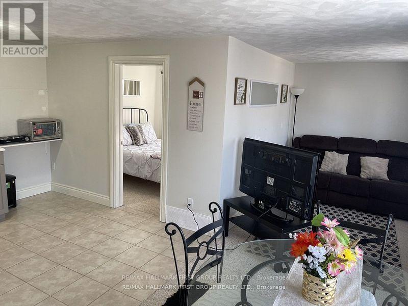 Upper - 26 Whiting Avenue, Oshawa, ON - Indoor