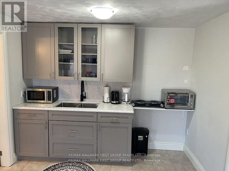 Upper - 26 Whiting Avenue, Oshawa, ON - Indoor Photo Showing Other Room