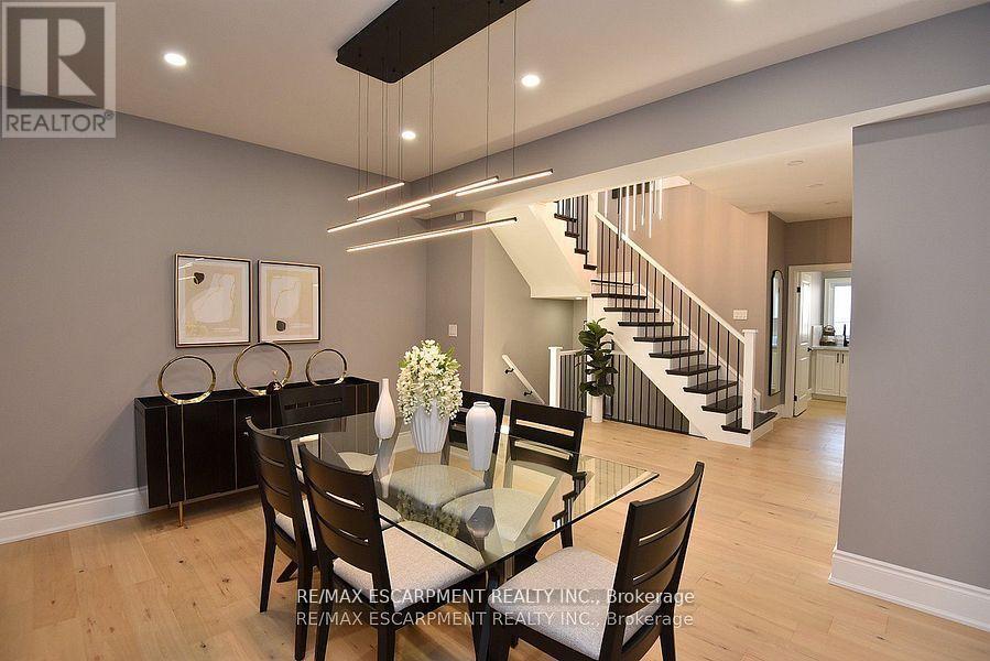 796 Highway 6, Haldimand, ON - Indoor Photo Showing Dining Room