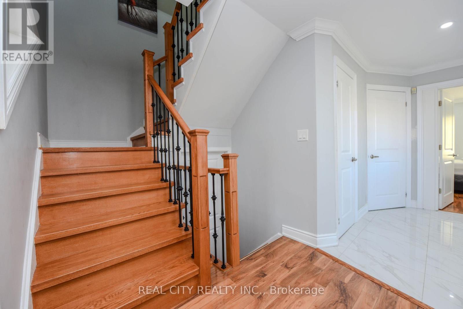 7020 Black Walnut Trail, Mississauga, ON - Indoor Photo Showing Other Room