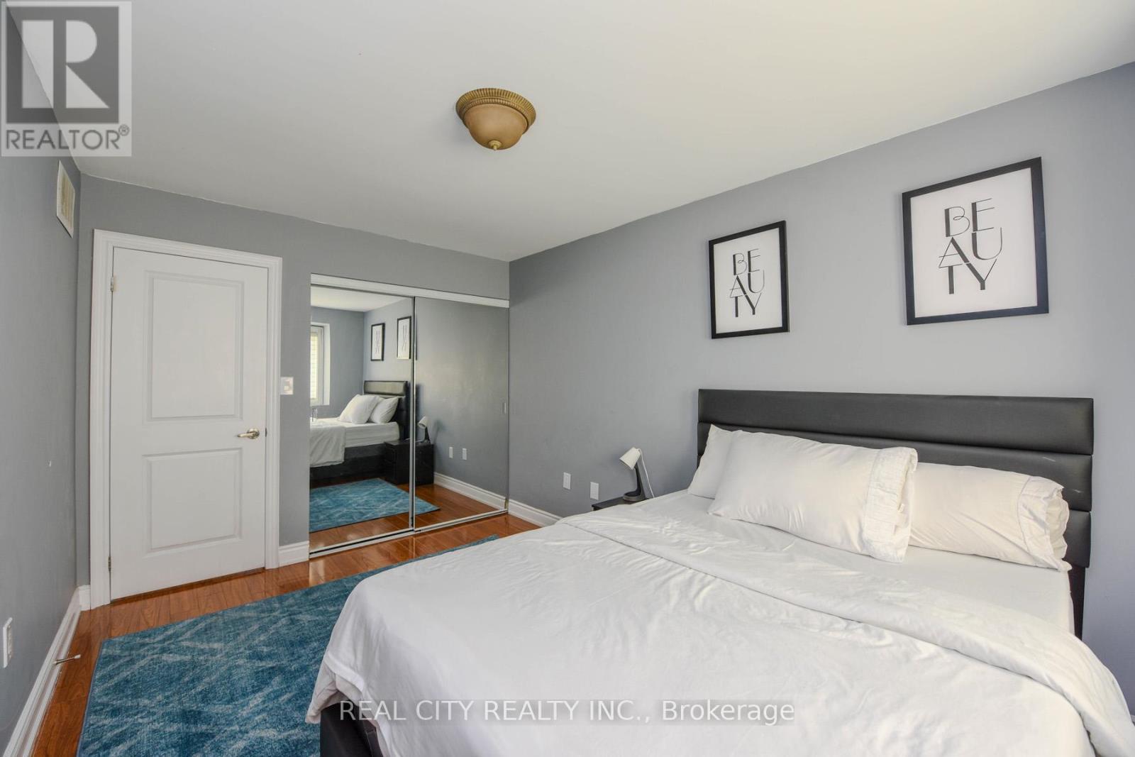 7020 Black Walnut Trail, Mississauga, ON - Indoor Photo Showing Bedroom