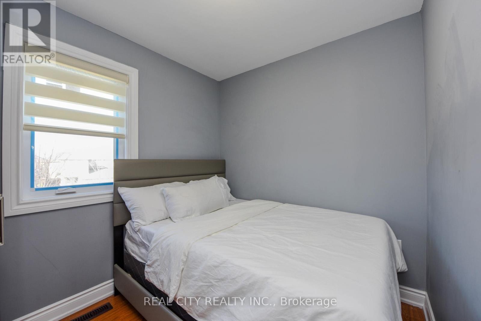 7020 Black Walnut Trail, Mississauga, ON - Indoor Photo Showing Bedroom
