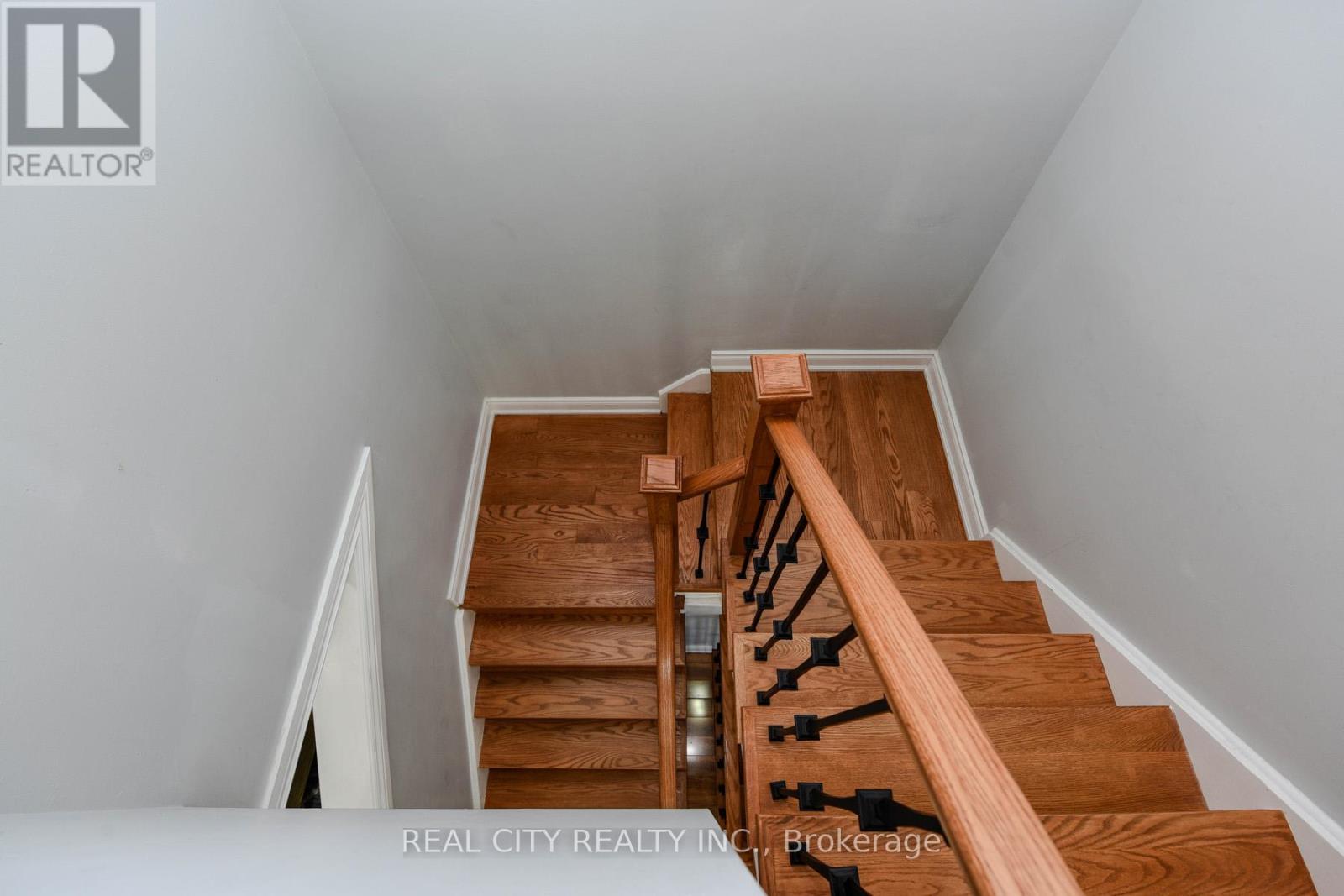 7020 Black Walnut Trail, Mississauga, ON - Indoor Photo Showing Other Room