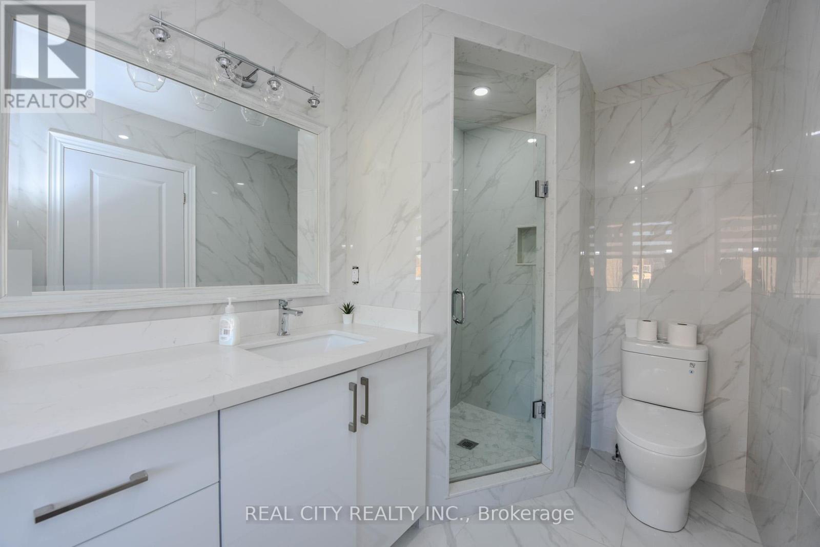 7020 Black Walnut Trail, Mississauga, ON - Indoor Photo Showing Bathroom