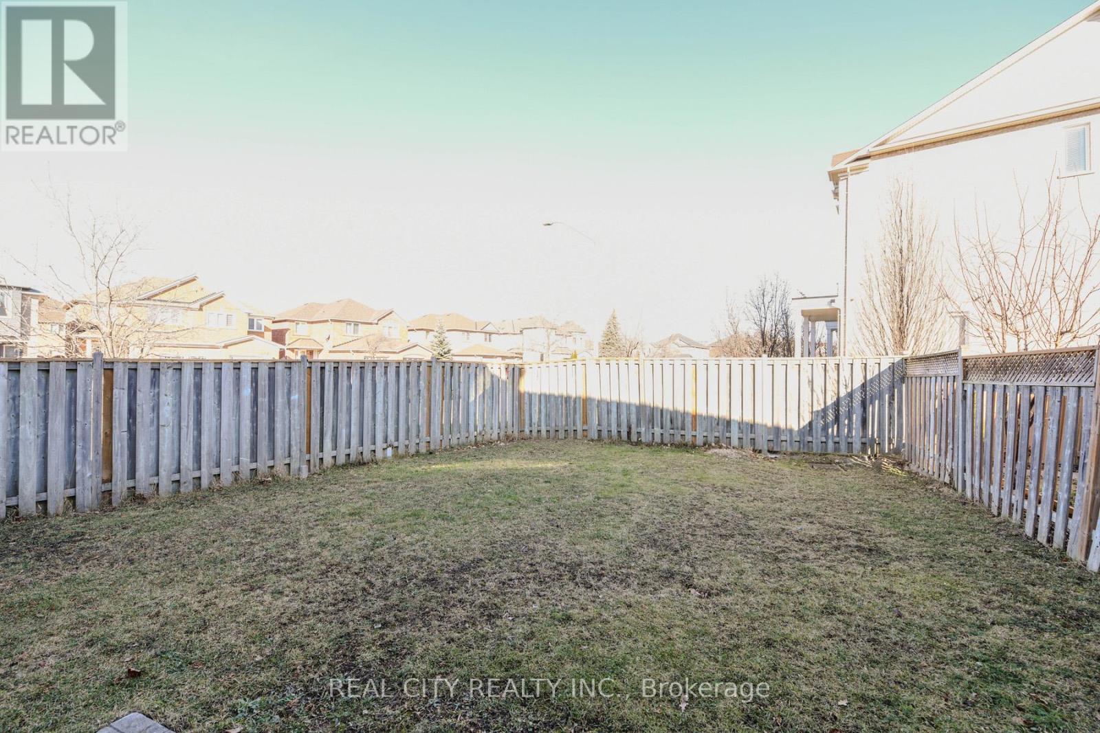 7020 Black Walnut Trail, Mississauga, ON - Outdoor