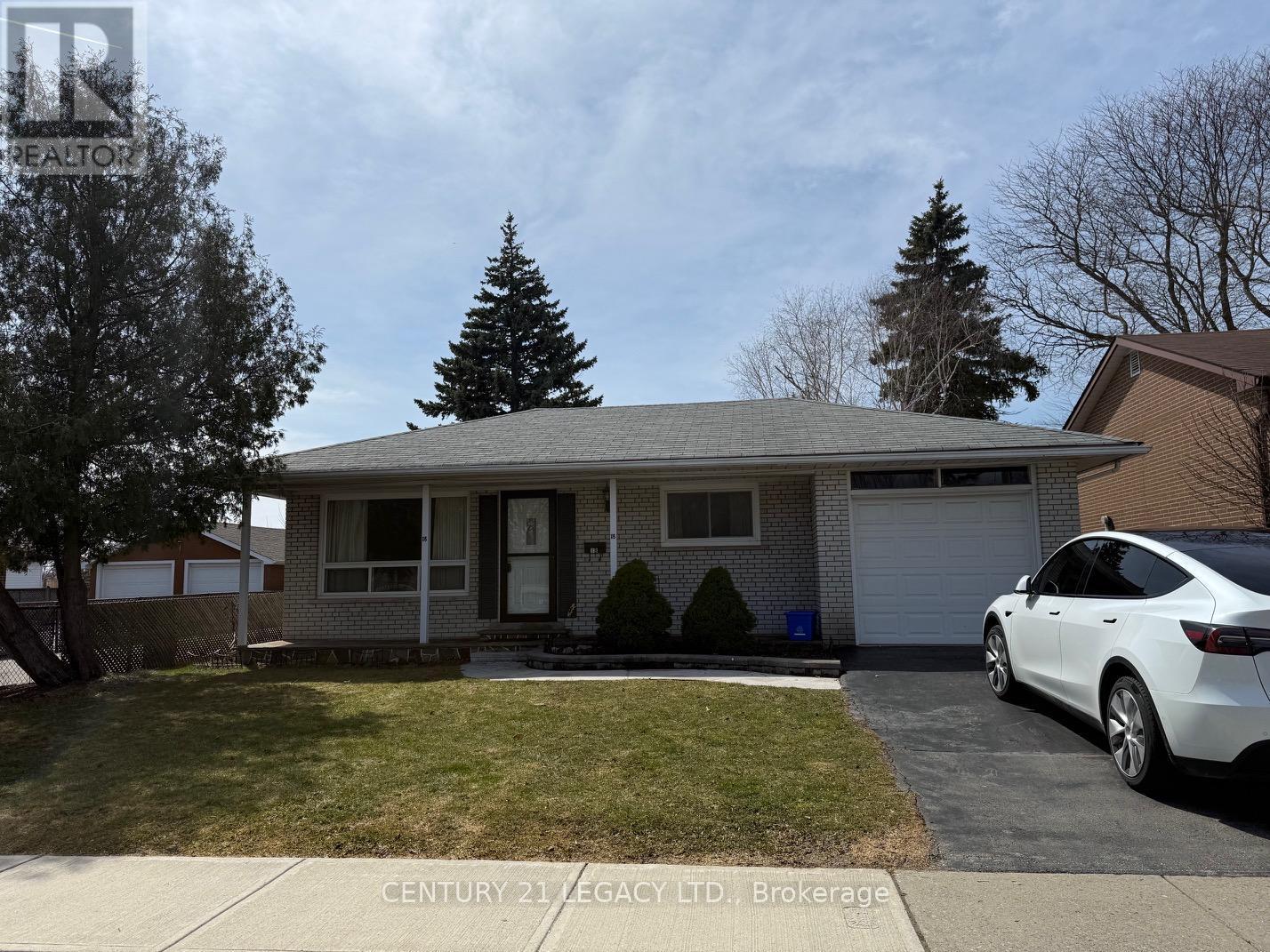 (Upper) - 18 Harper Road, Brampton, ON - Outdoor