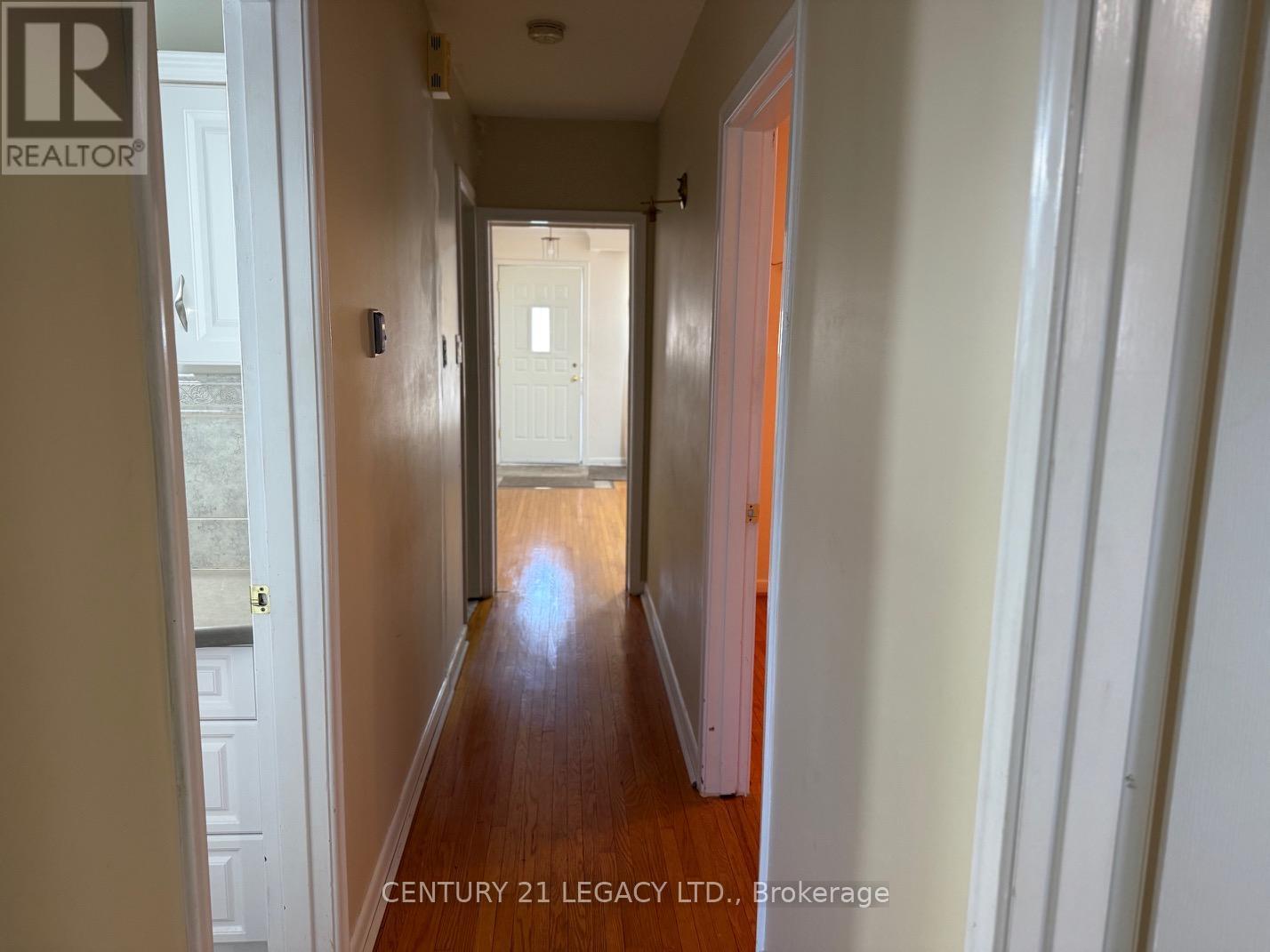 (Upper) - 18 Harper Road, Brampton, ON - Indoor Photo Showing Other Room