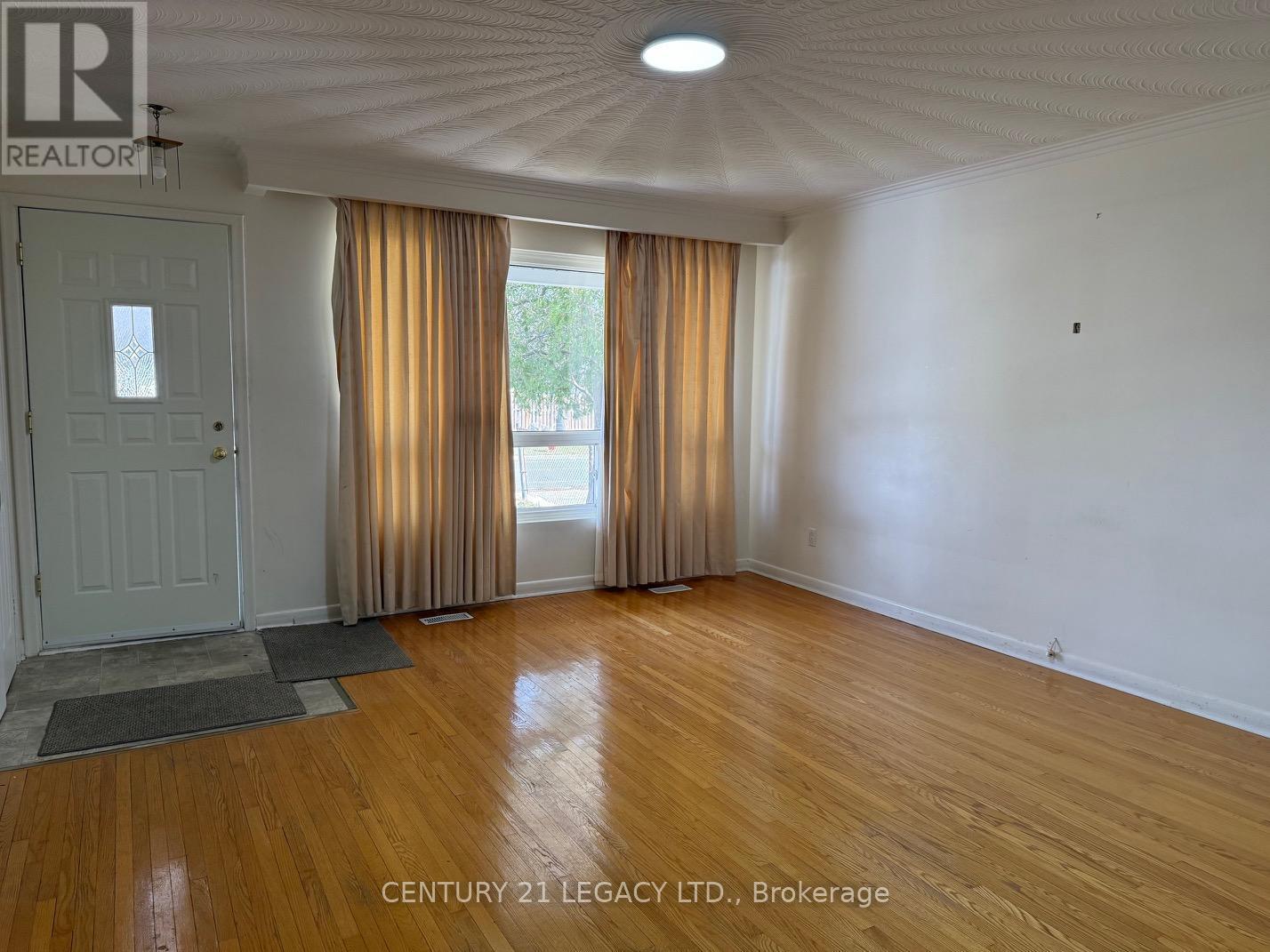 (Upper) - 18 Harper Road, Brampton, ON - Indoor Photo Showing Other Room