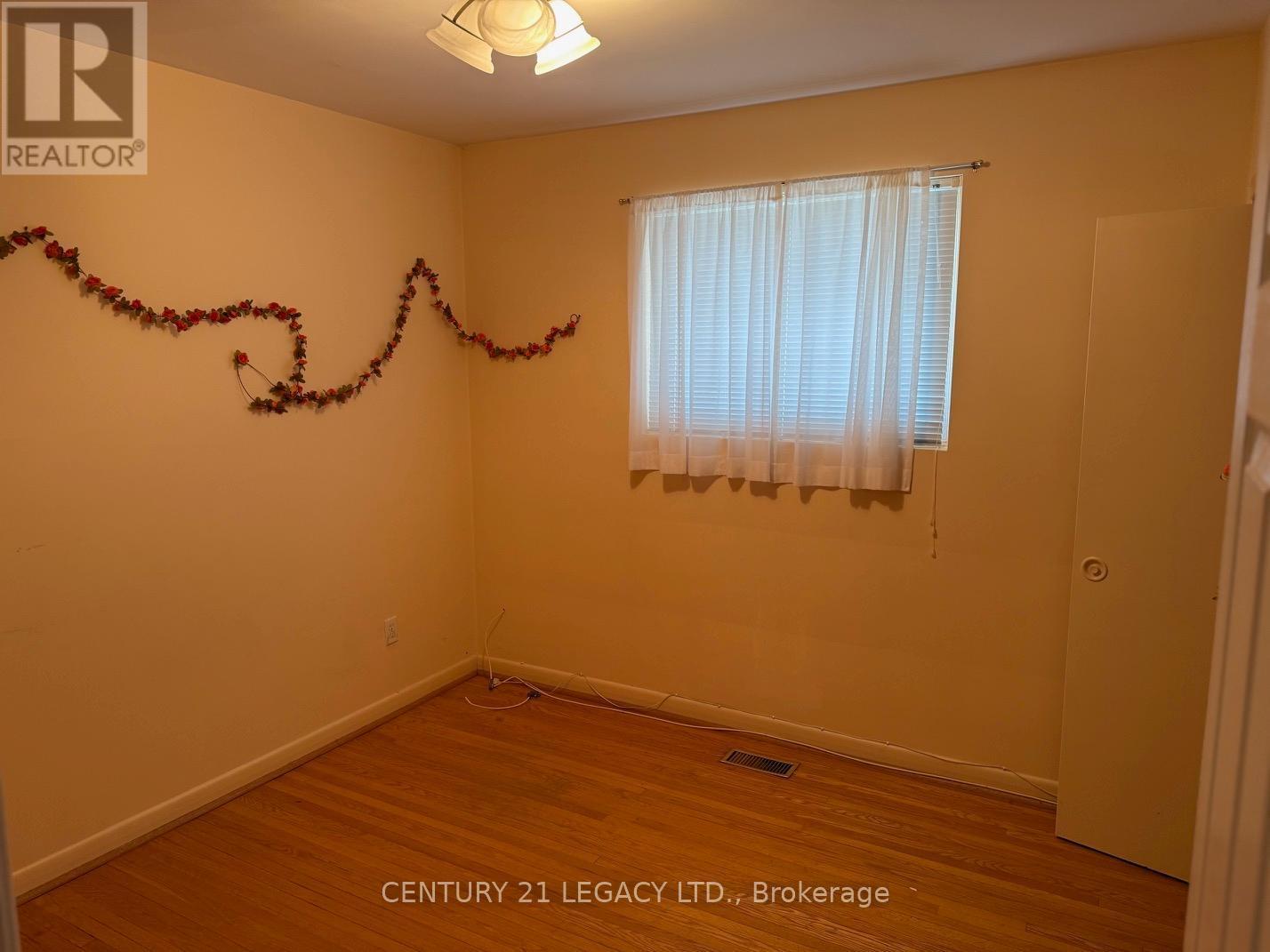 (Upper) - 18 Harper Road, Brampton, ON - Indoor Photo Showing Other Room
