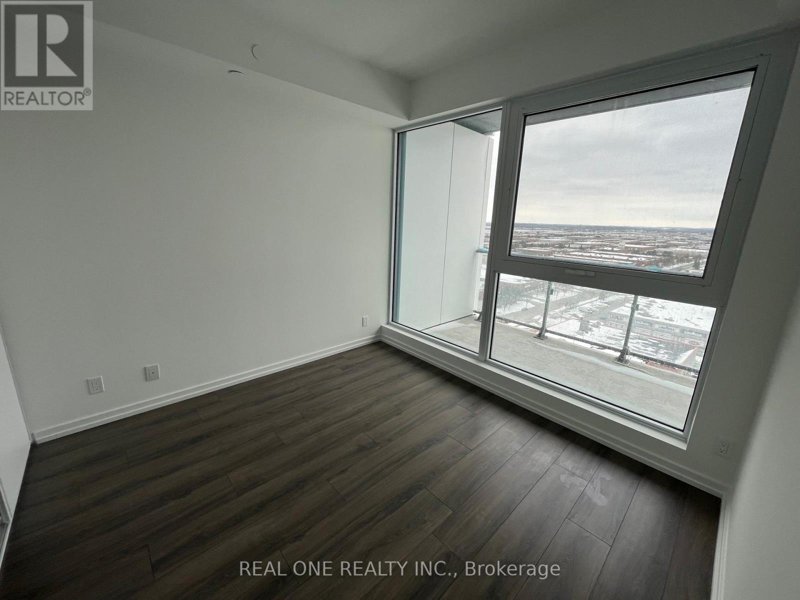 1602 - 1000 Portage Parkway, Vaughan, ON - Indoor Photo Showing Other Room