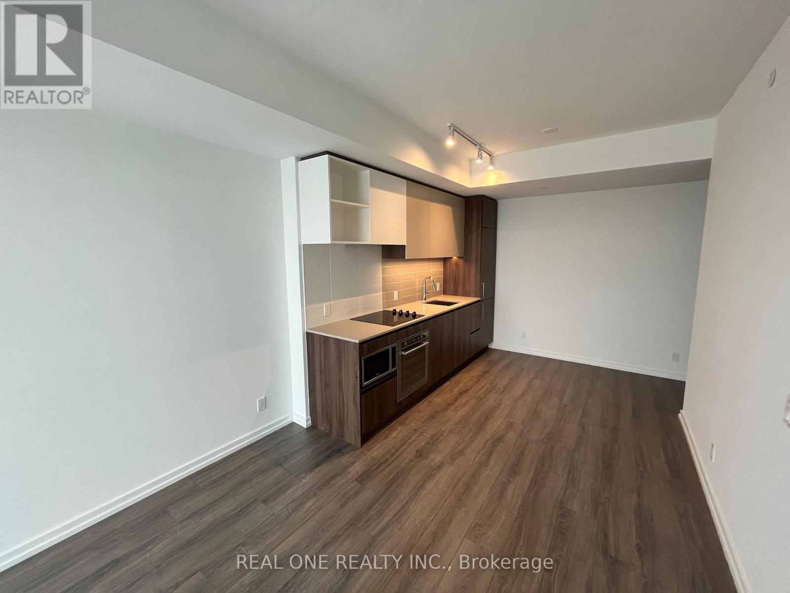 1602 - 1000 Portage Parkway, Vaughan, ON - Indoor Photo Showing Kitchen