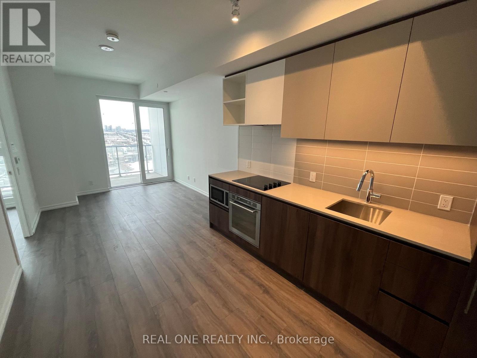 1602 - 1000 Portage Parkway, Vaughan, ON - Indoor Photo Showing Kitchen