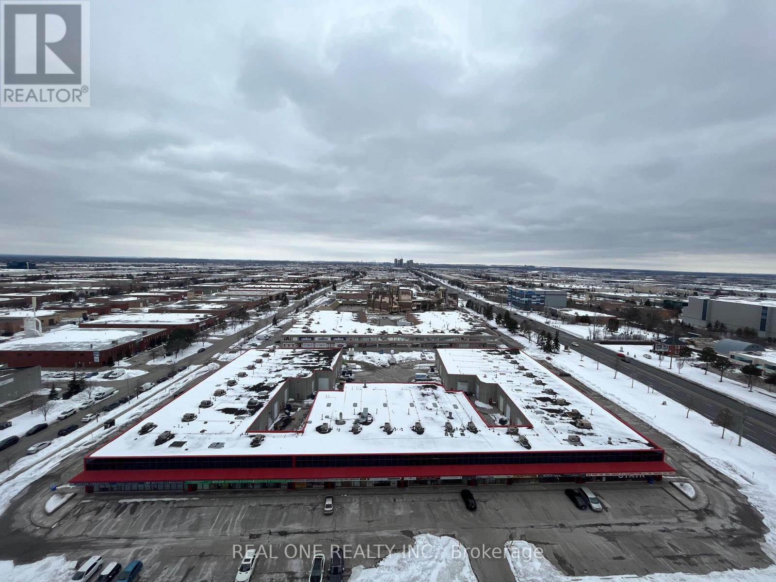 1602 - 1000 Portage Parkway, Vaughan, ON - Outdoor With View