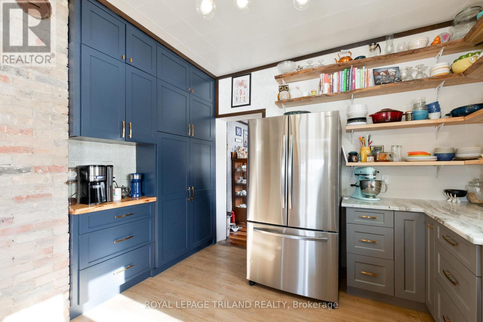 9664 Belmont Road, Central Elgin (New Sarum), ON - Indoor Photo Showing Kitchen