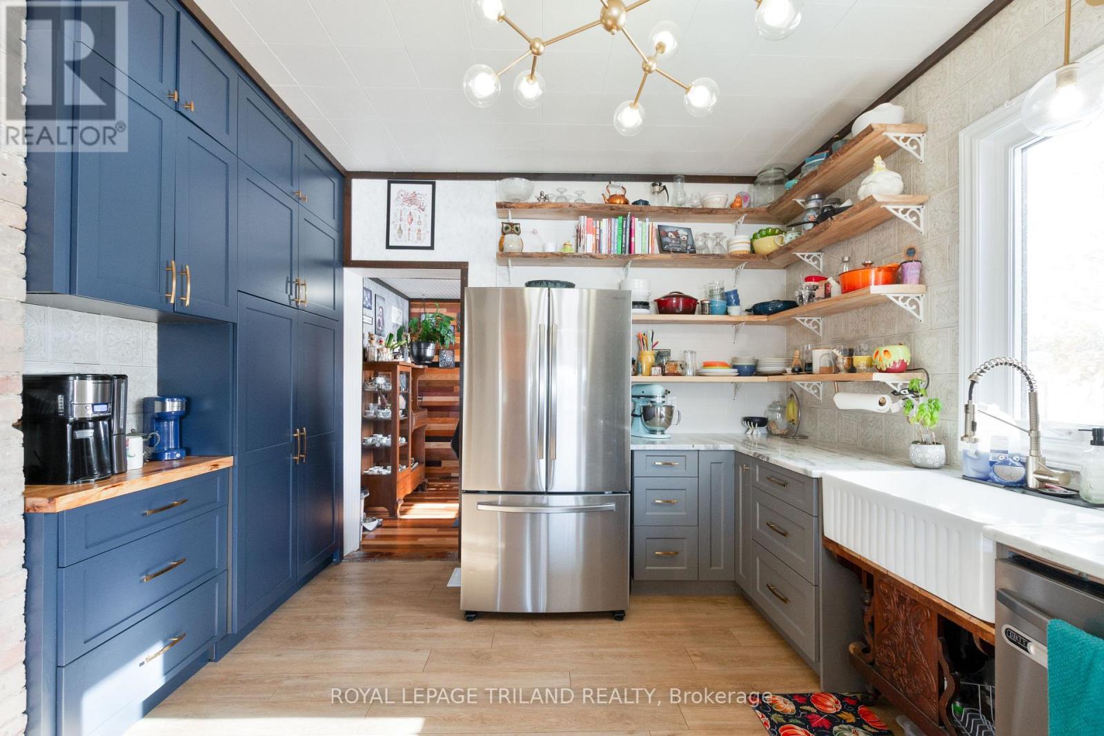 9664 Belmont Road, Central Elgin (New Sarum), ON - Indoor Photo Showing Kitchen