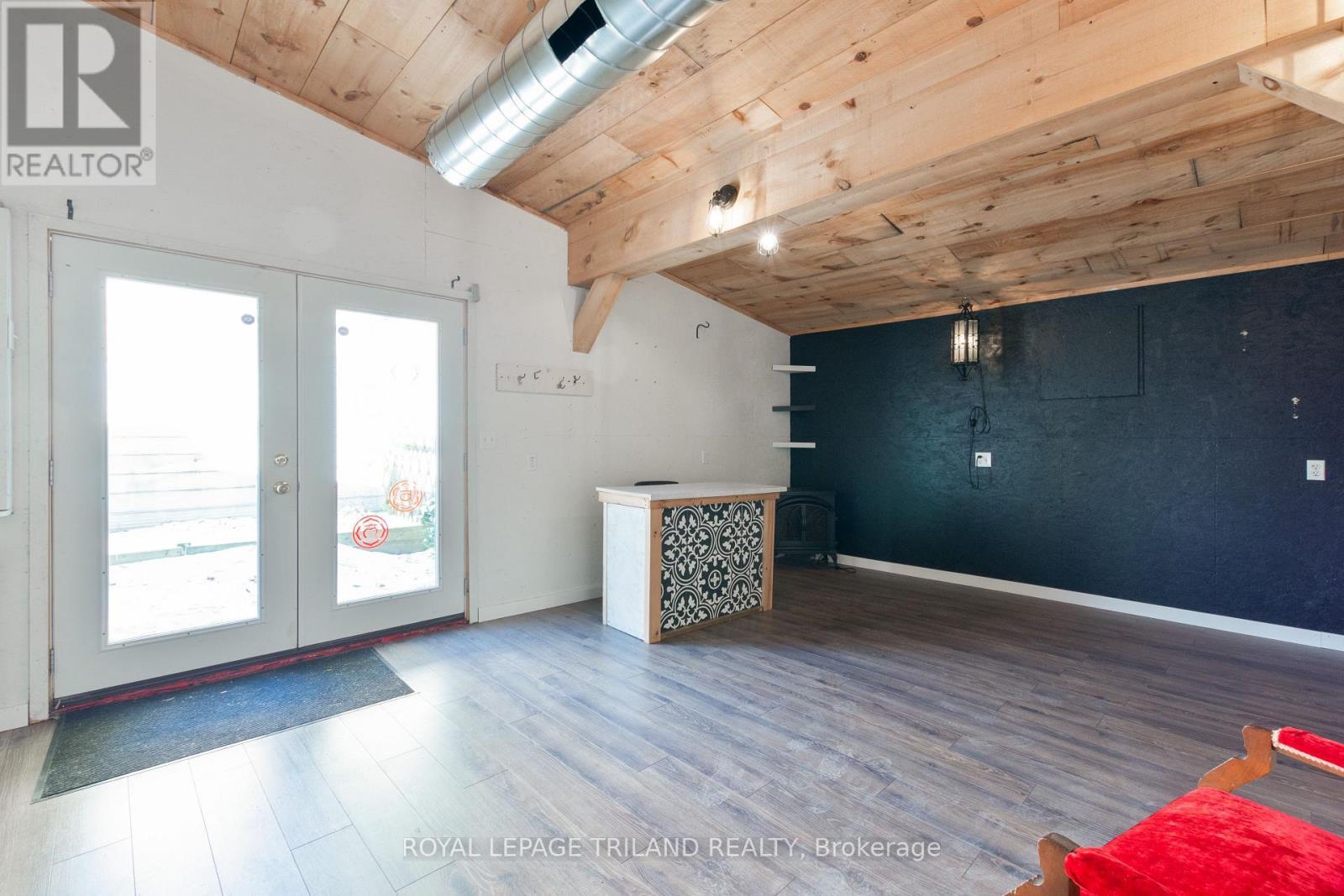 9664 Belmont Road, Central Elgin (New Sarum), ON - Indoor Photo Showing Other Room