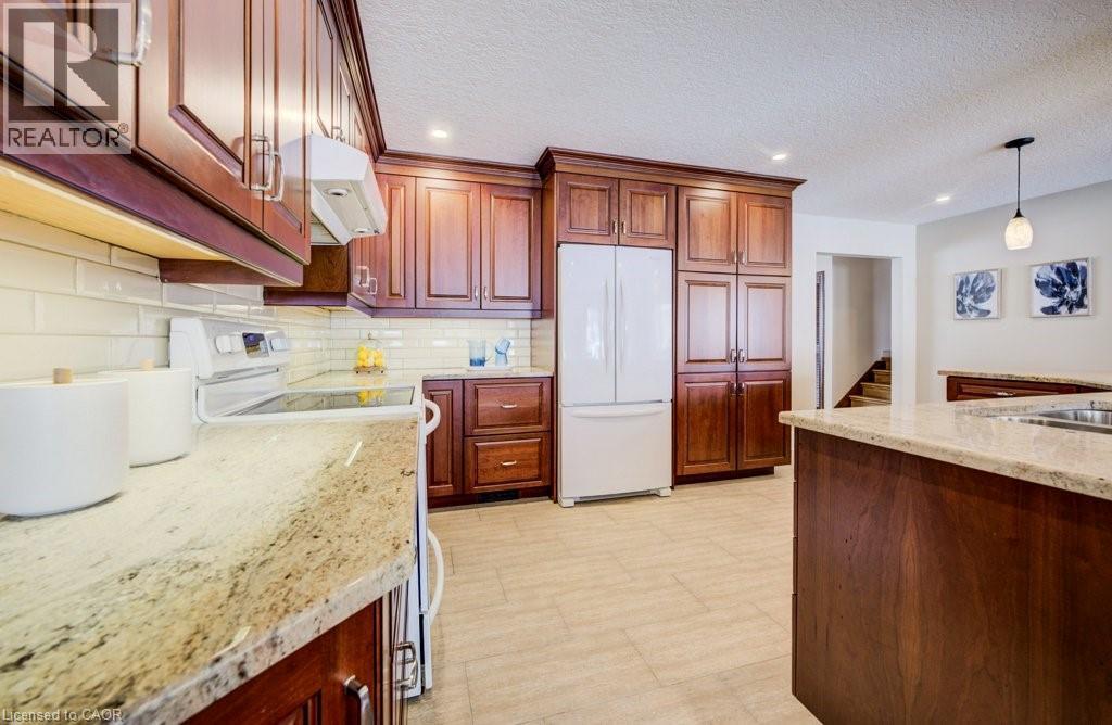 66 Water Street, Ayr, ON - Indoor Photo Showing Kitchen