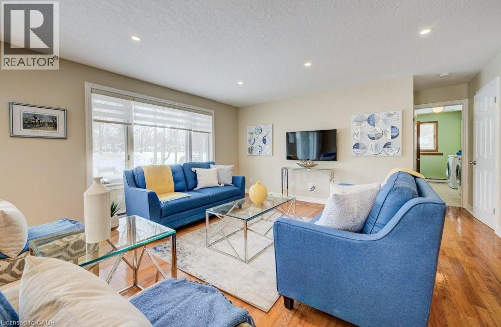 66 Water Street, Ayr, ON - Indoor Photo Showing Living Room