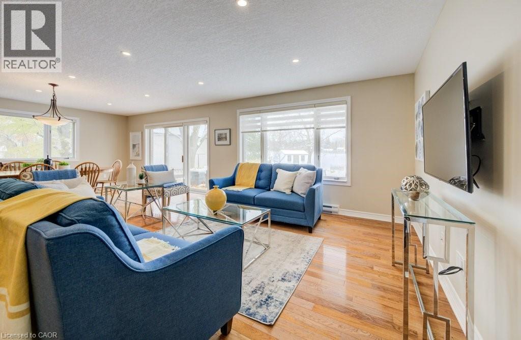 66 Water Street, Ayr, ON - Indoor Photo Showing Living Room