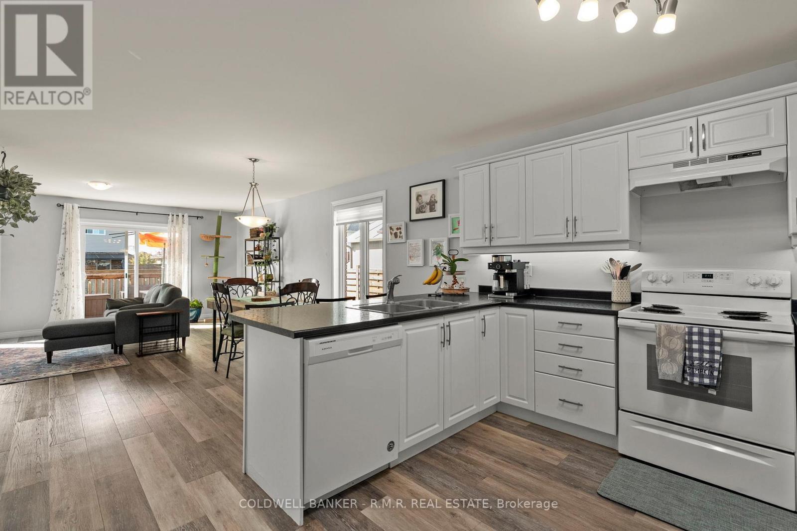 13 Noah Lane, Asphodel-Norwood, ON - Indoor Photo Showing Kitchen With Double Sink With Upgraded Kitchen