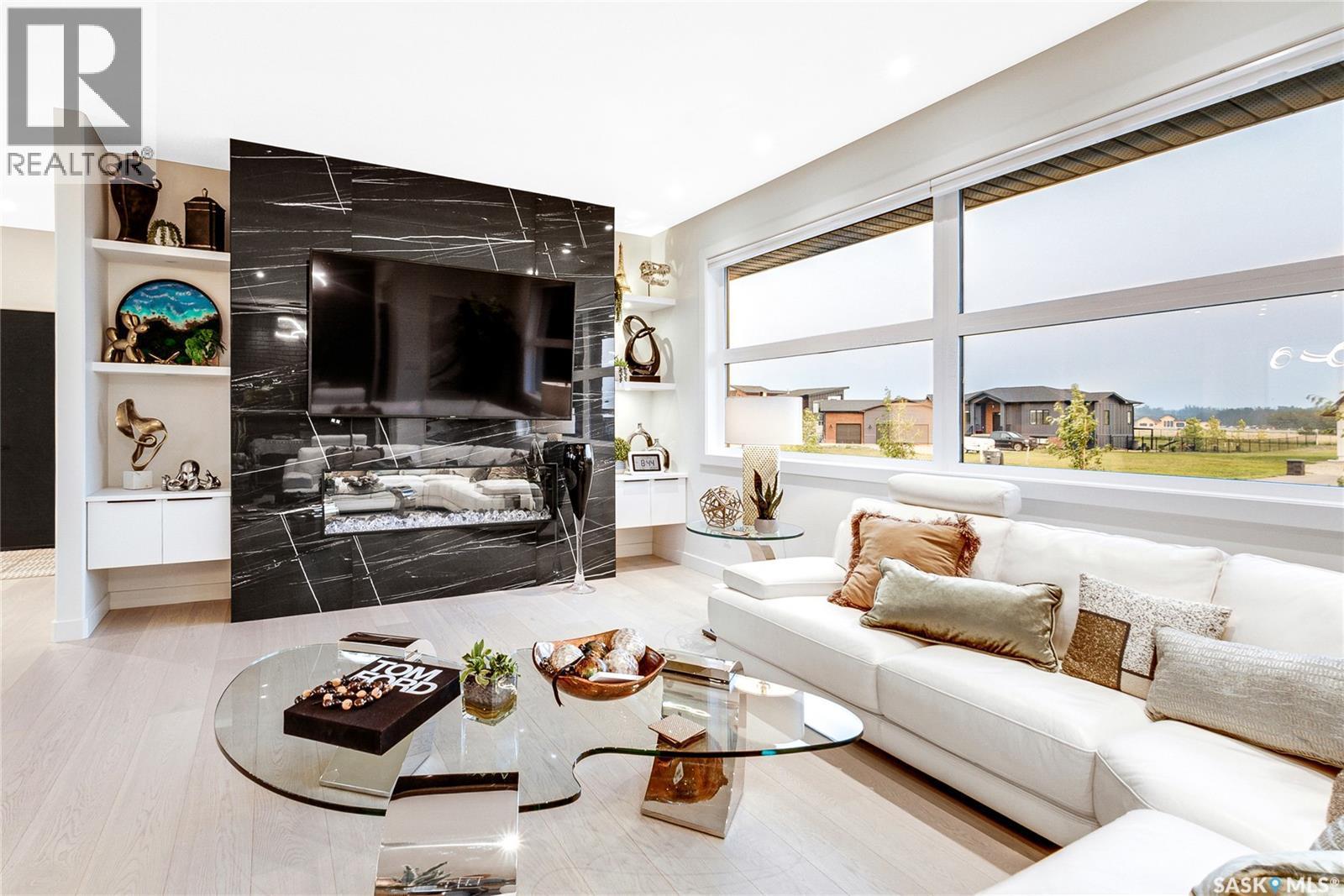 225 Edgemont Crescent, Corman Park Rm No. 344, SK - Indoor Photo Showing Living Room