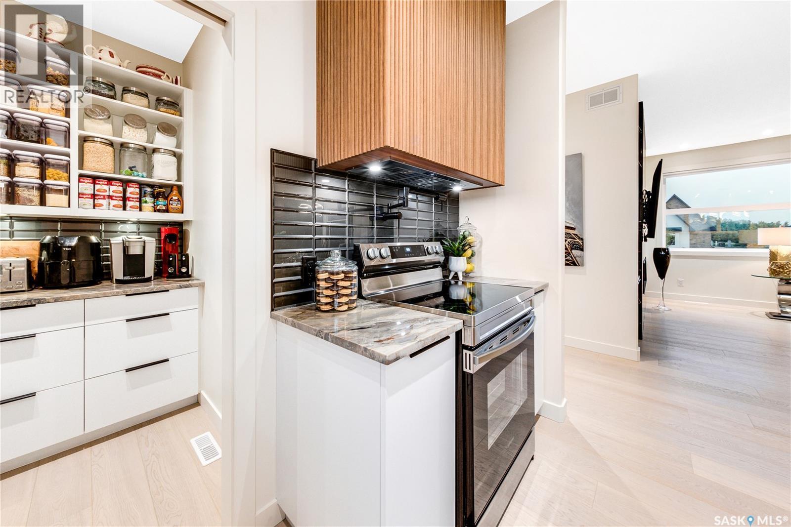225 Edgemont Crescent, Corman Park Rm No. 344, SK - Indoor Photo Showing Kitchen