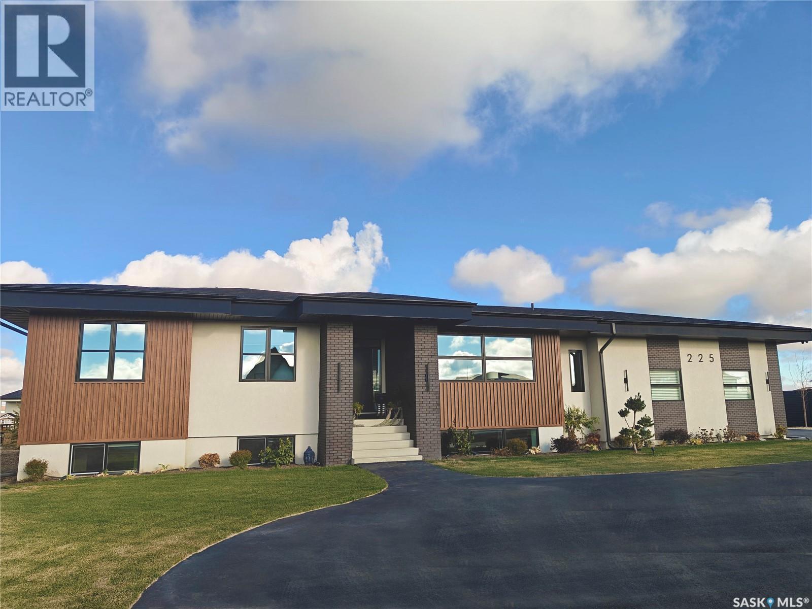 225 Edgemont Crescent, Corman Park Rm No. 344, SK - Outdoor