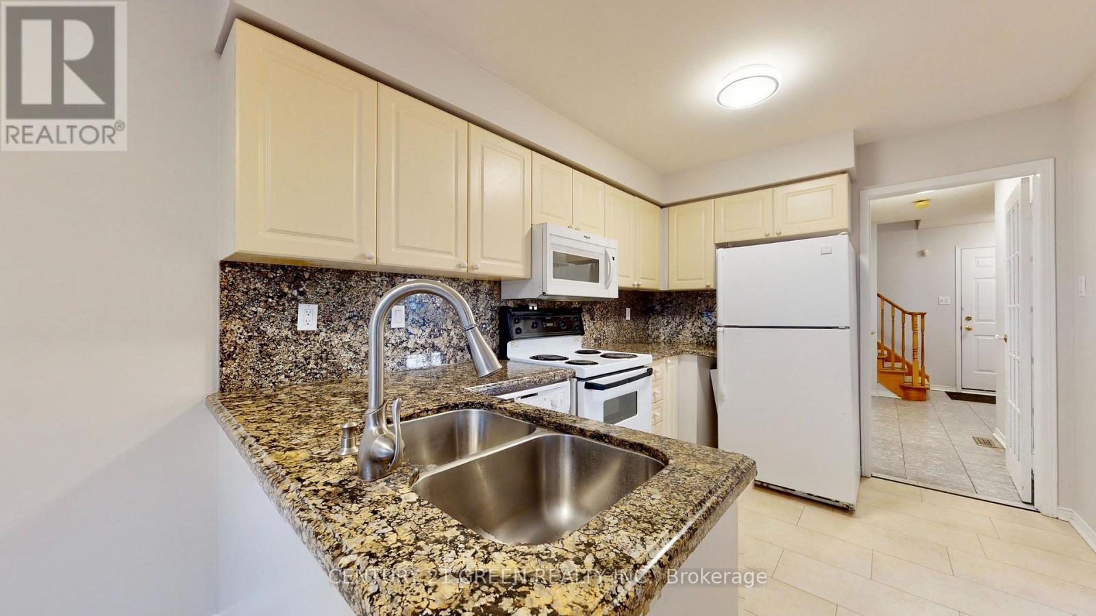 6991 Roundwood Court, Mississauga, ON - Indoor Photo Showing Kitchen With Double Sink