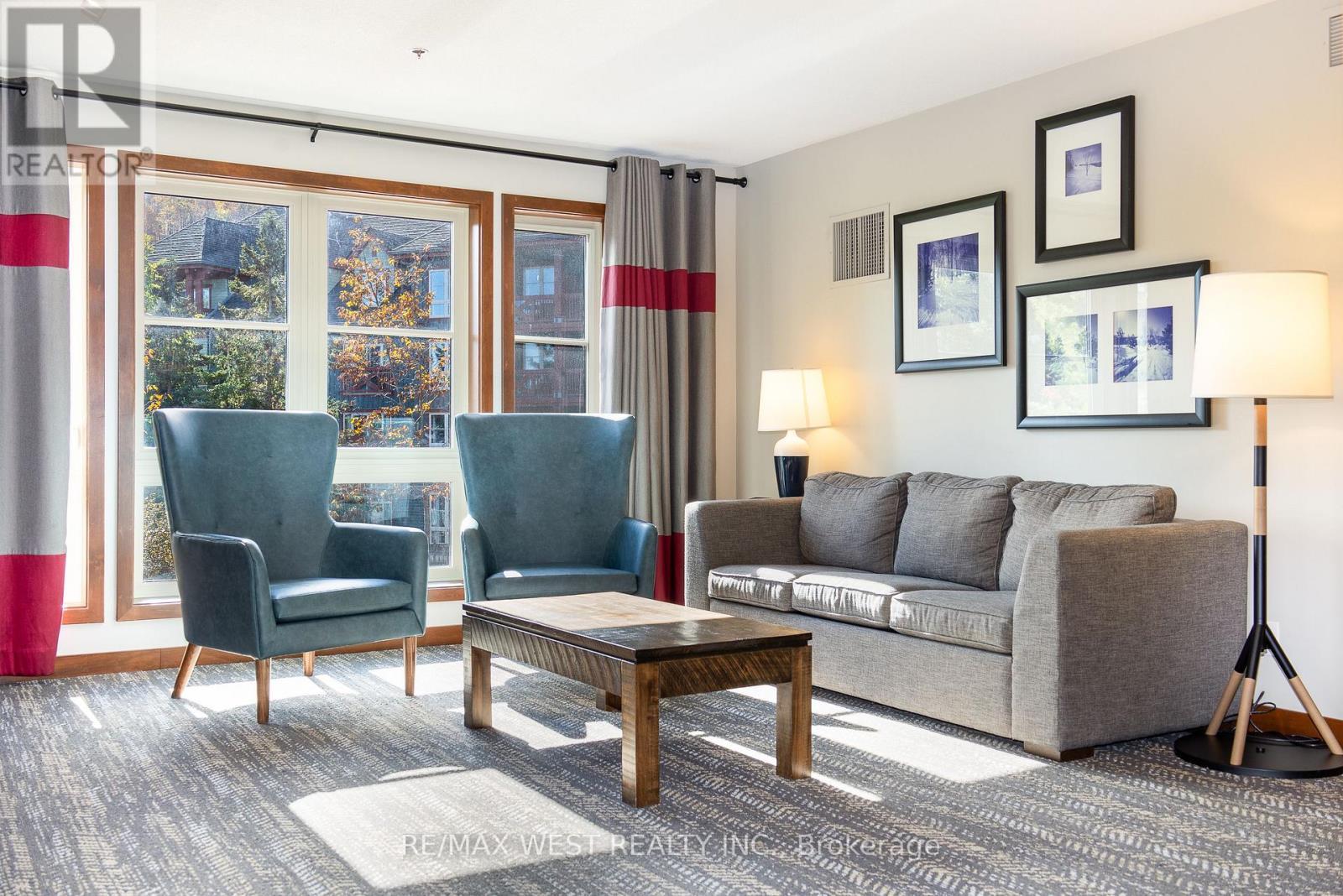 Living room - 232 - 152 Jozo Weider Boulevard, Blue Mountains, ON - Indoor Photo Showing Living Room