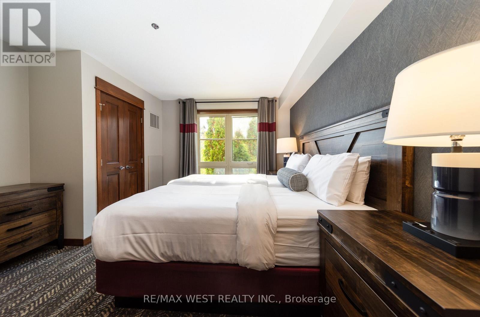 Primary bedroom - 232 - 152 Jozo Weider Boulevard, Blue Mountains, ON - Indoor Photo Showing Bedroom