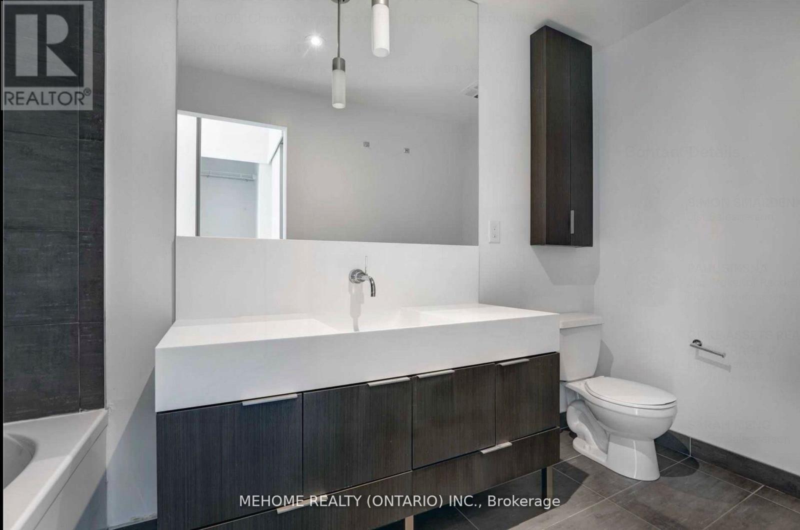 2103 - 110 Charles Street E, Toronto, ON - Indoor Photo Showing Bathroom