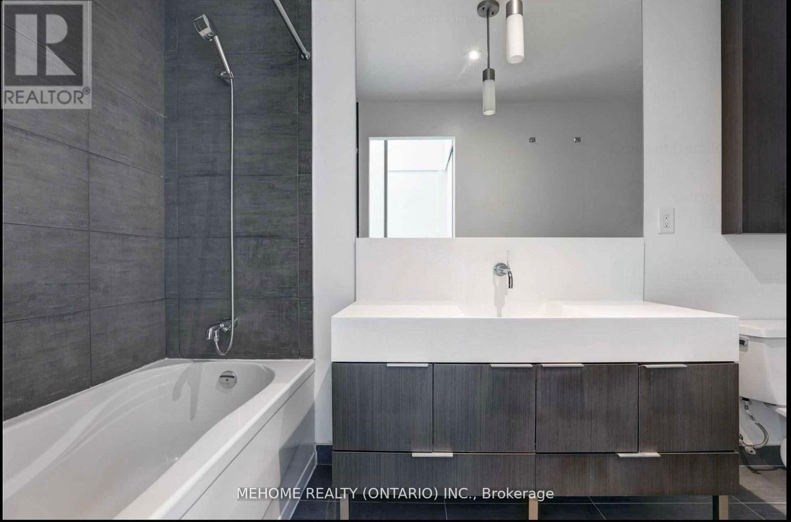 2103 - 110 Charles Street E, Toronto, ON - Indoor Photo Showing Bathroom