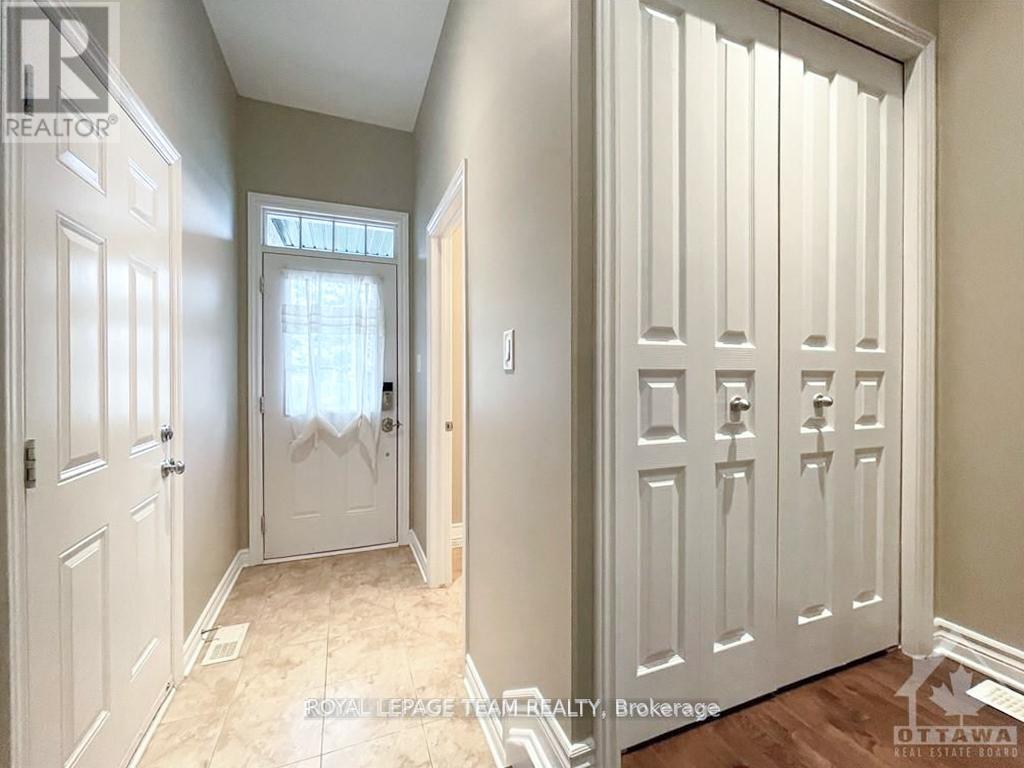 1070 Ottenbrite Crescent, Ottawa, ON - Indoor Photo Showing Other Room