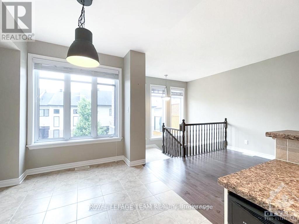 1070 Ottenbrite Crescent, Ottawa, ON - Indoor Photo Showing Other Room