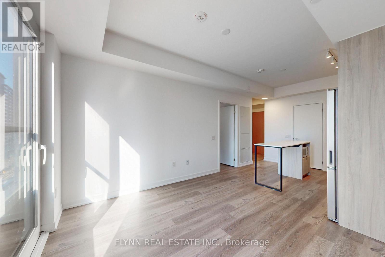 909 - 395 Square One Drive, Mississauga, ON - Indoor Photo Showing Other Room