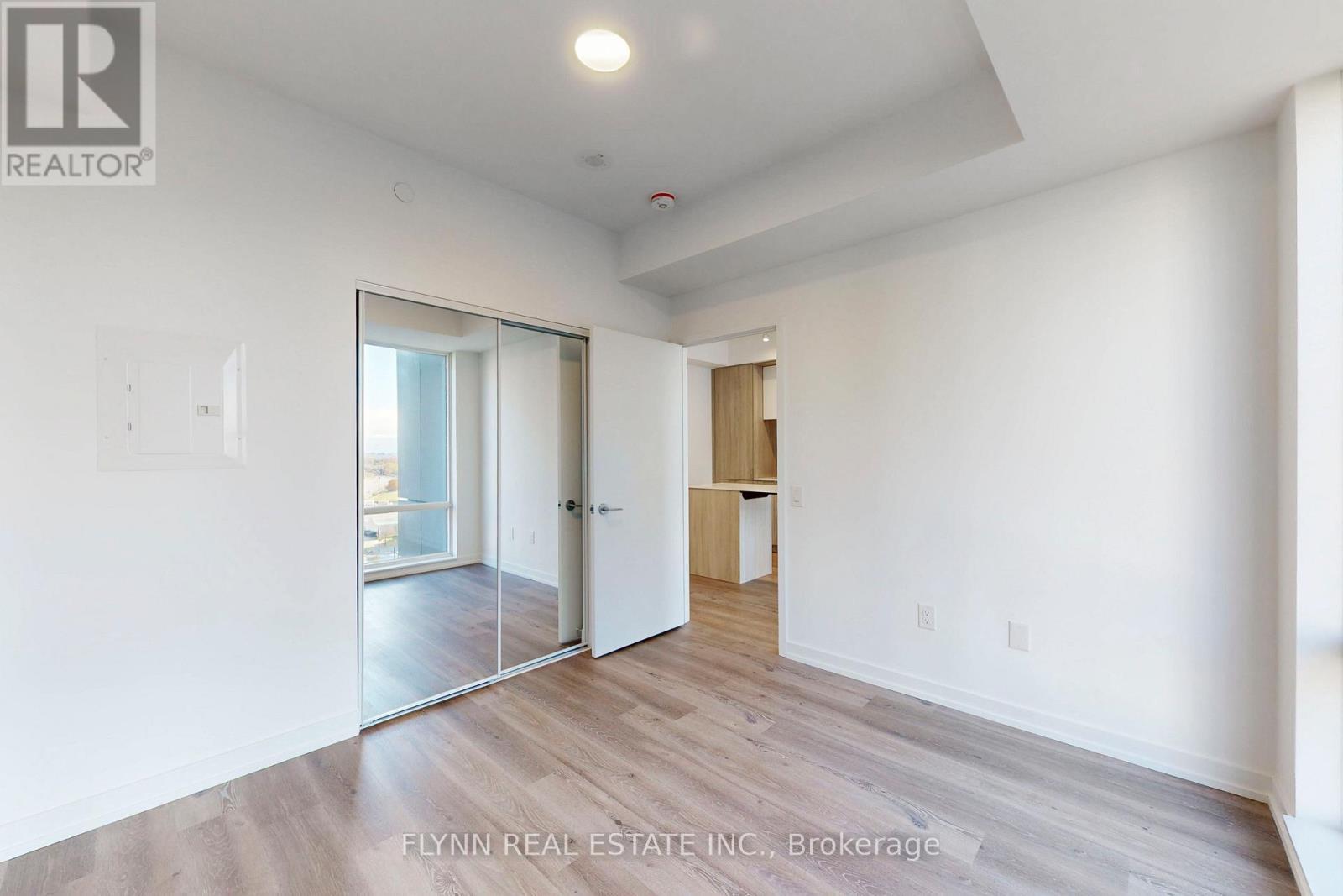 909 - 395 Square One Drive, Mississauga, ON - Indoor Photo Showing Other Room