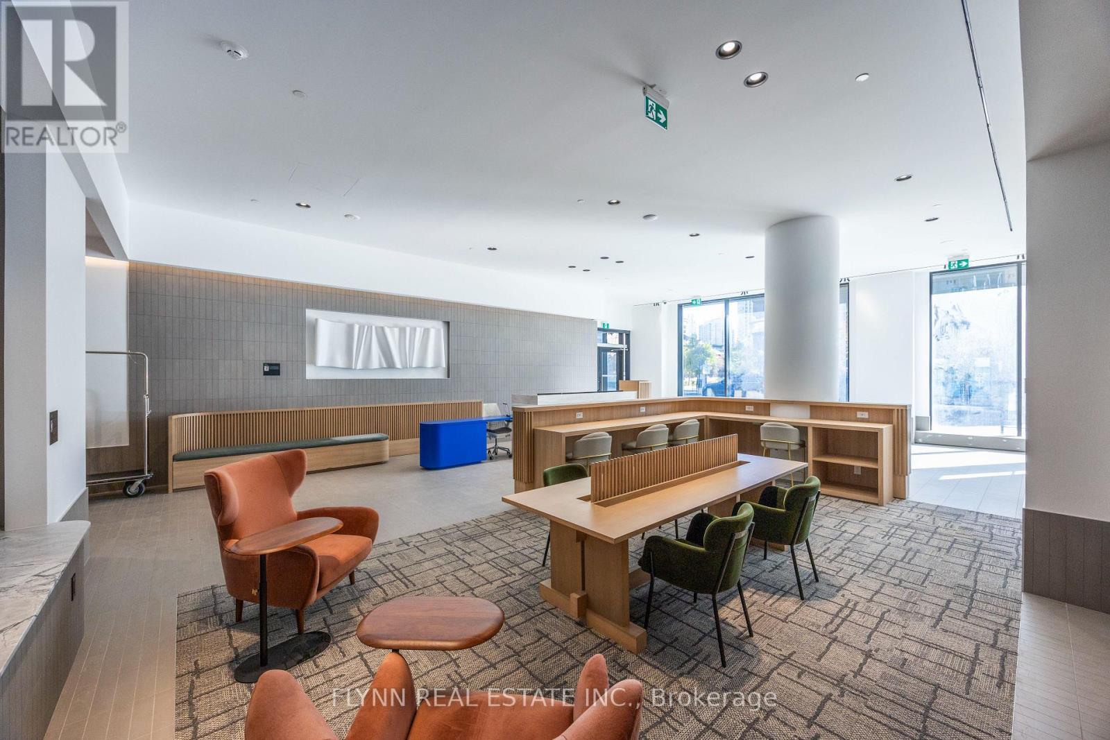 909 - 395 Square One Drive, Mississauga, ON - Indoor Photo Showing Other Room