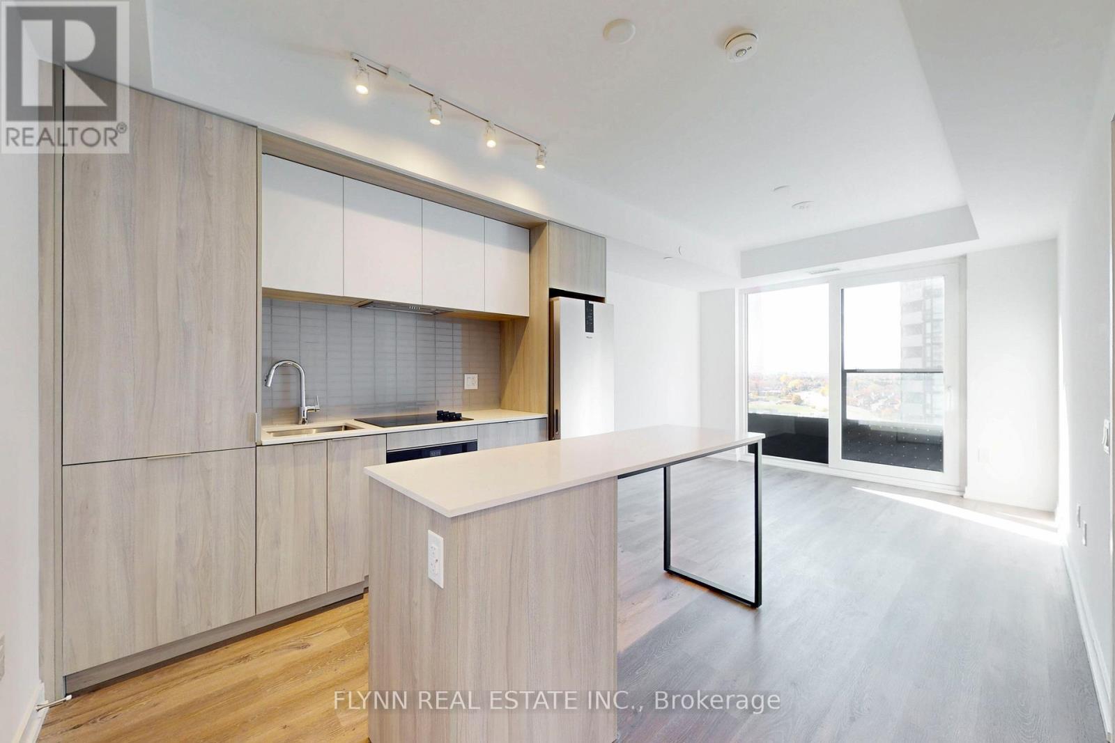 909 - 395 Square One Drive, Mississauga, ON - Indoor Photo Showing Kitchen