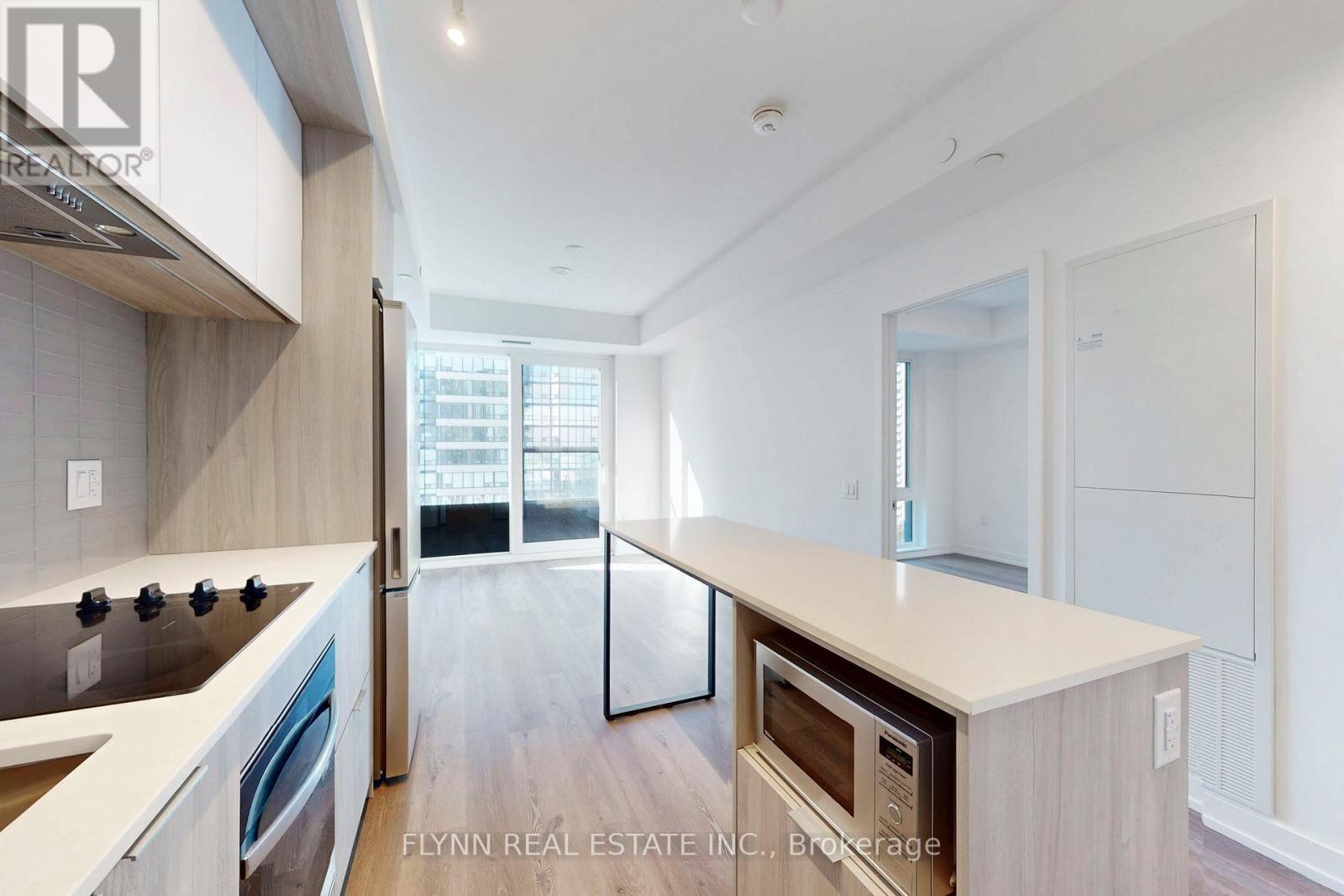 909 - 395 Square One Drive, Mississauga, ON - Indoor Photo Showing Kitchen