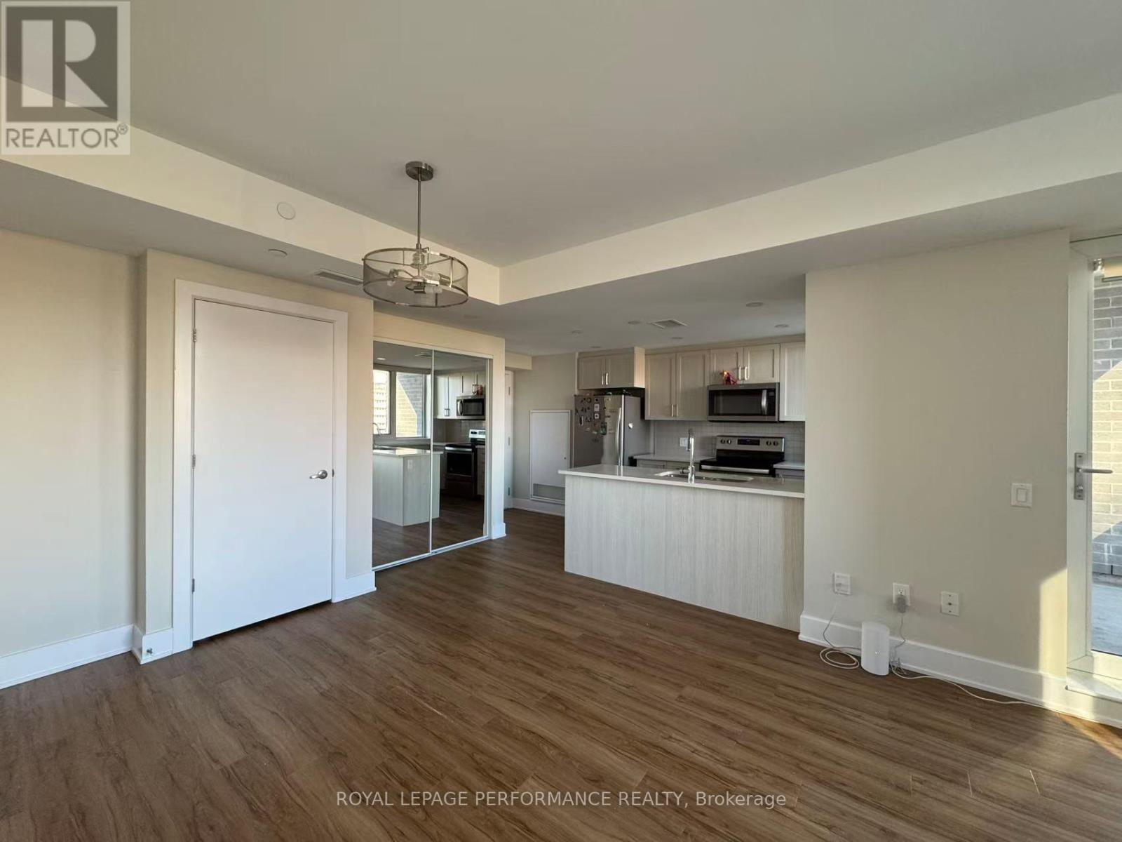 0804 - 518 Rochester Street, Ottawa, ON - Indoor Photo Showing Kitchen