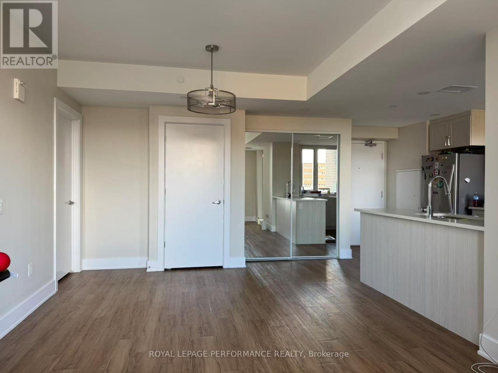 0804 - 518 Rochester Street, Ottawa, ON - Indoor Photo Showing Kitchen
