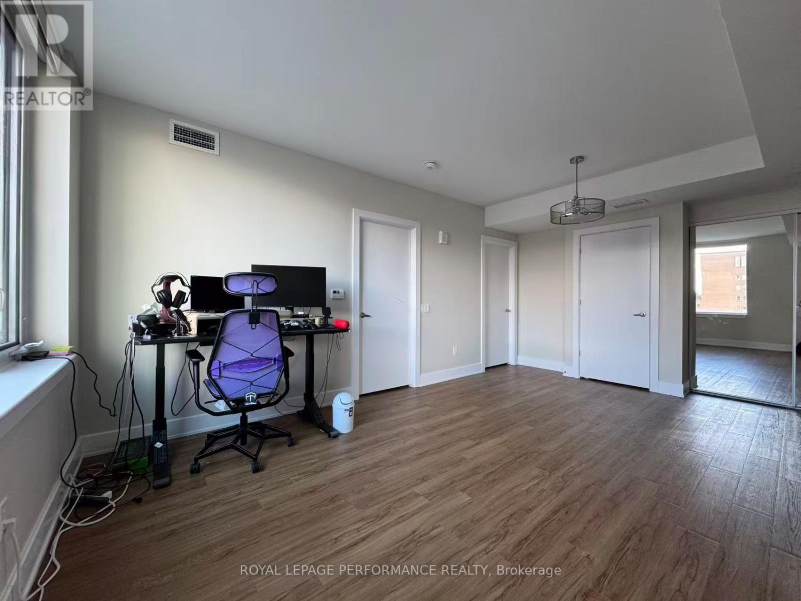 0804 - 518 Rochester Street, Ottawa, ON - Indoor Photo Showing Other Room