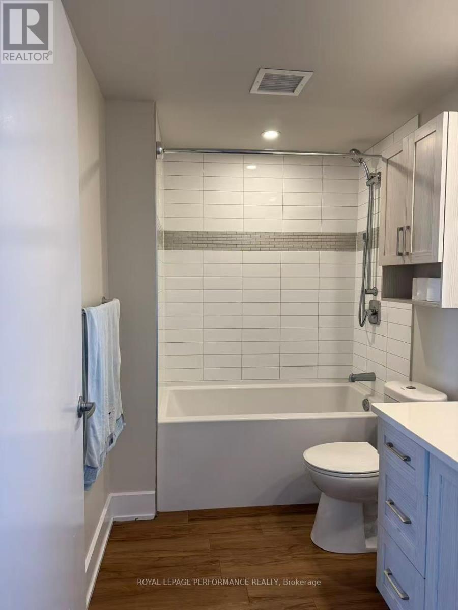 0804 - 518 Rochester Street, Ottawa, ON - Indoor Photo Showing Bathroom