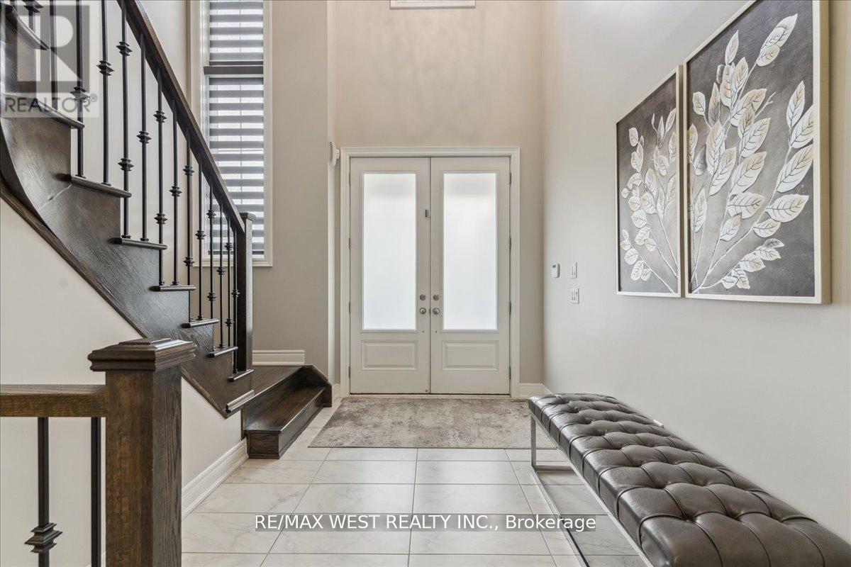 39 Condor Way, Vaughan, ON - Indoor Photo Showing Other Room