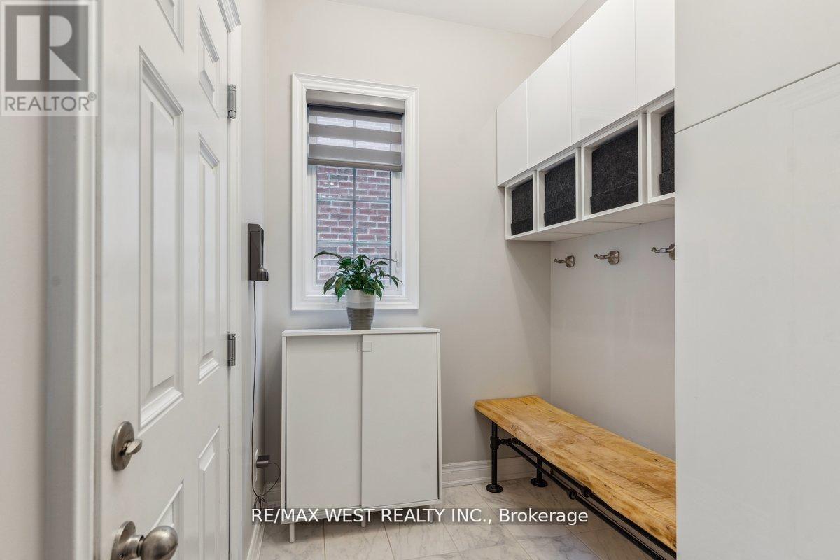 39 Condor Way, Vaughan, ON - Indoor Photo Showing Other Room