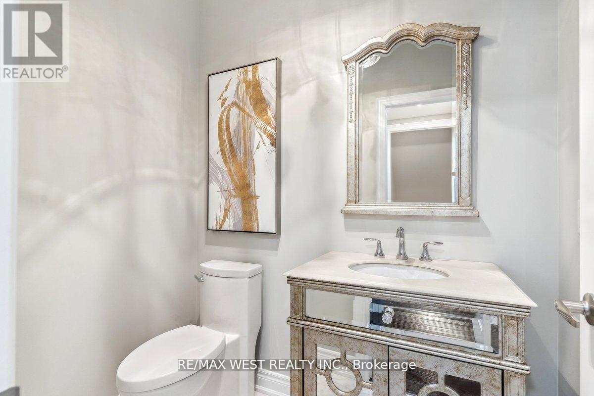 39 Condor Way, Vaughan, ON - Indoor Photo Showing Bathroom